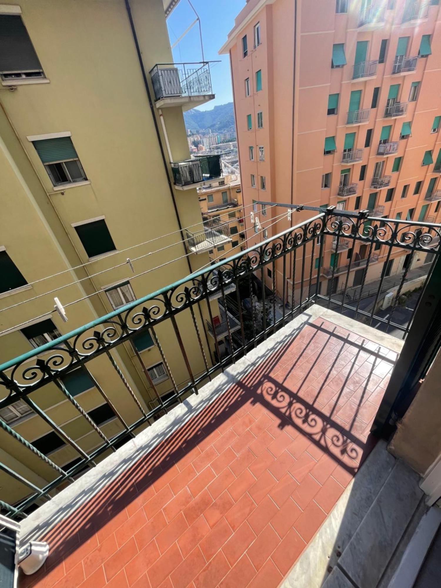 Deluxe Apartment Self Check In Parking Genova Exterior foto