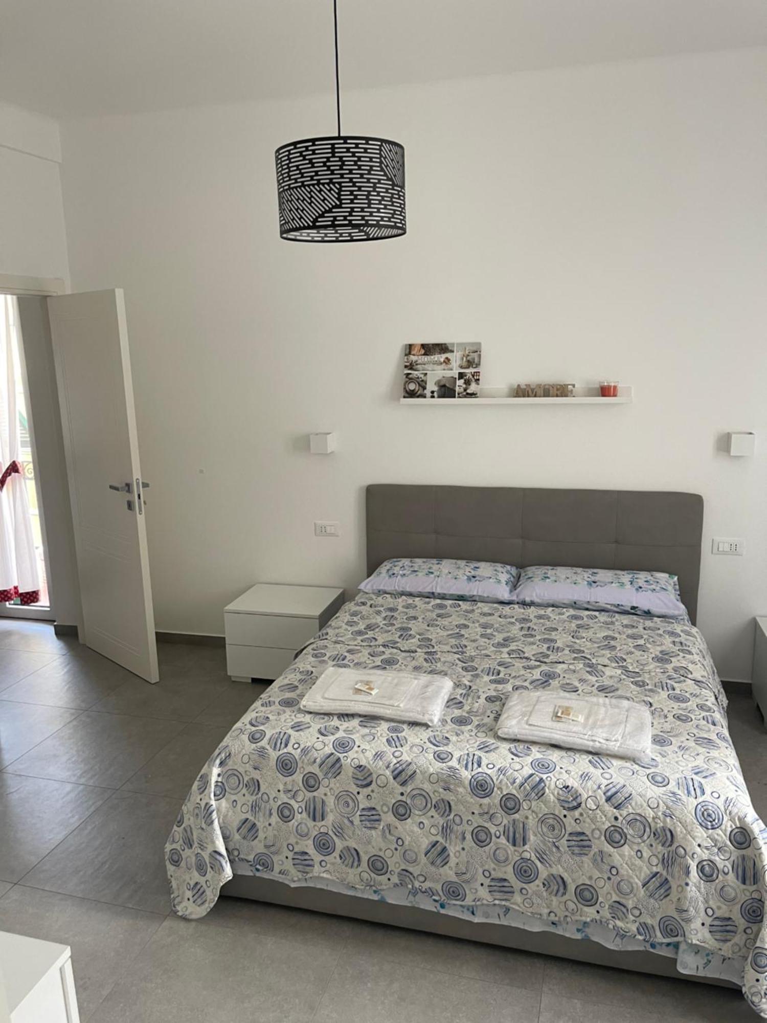 Deluxe Apartment Self Check In Parking Genova Exterior foto